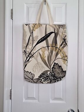 Wa Bagz Reversible Canvas Floral Tote Bag
